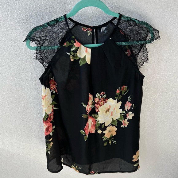 bobeau Tops - 💗BOBEAU Petite Floral Blouse